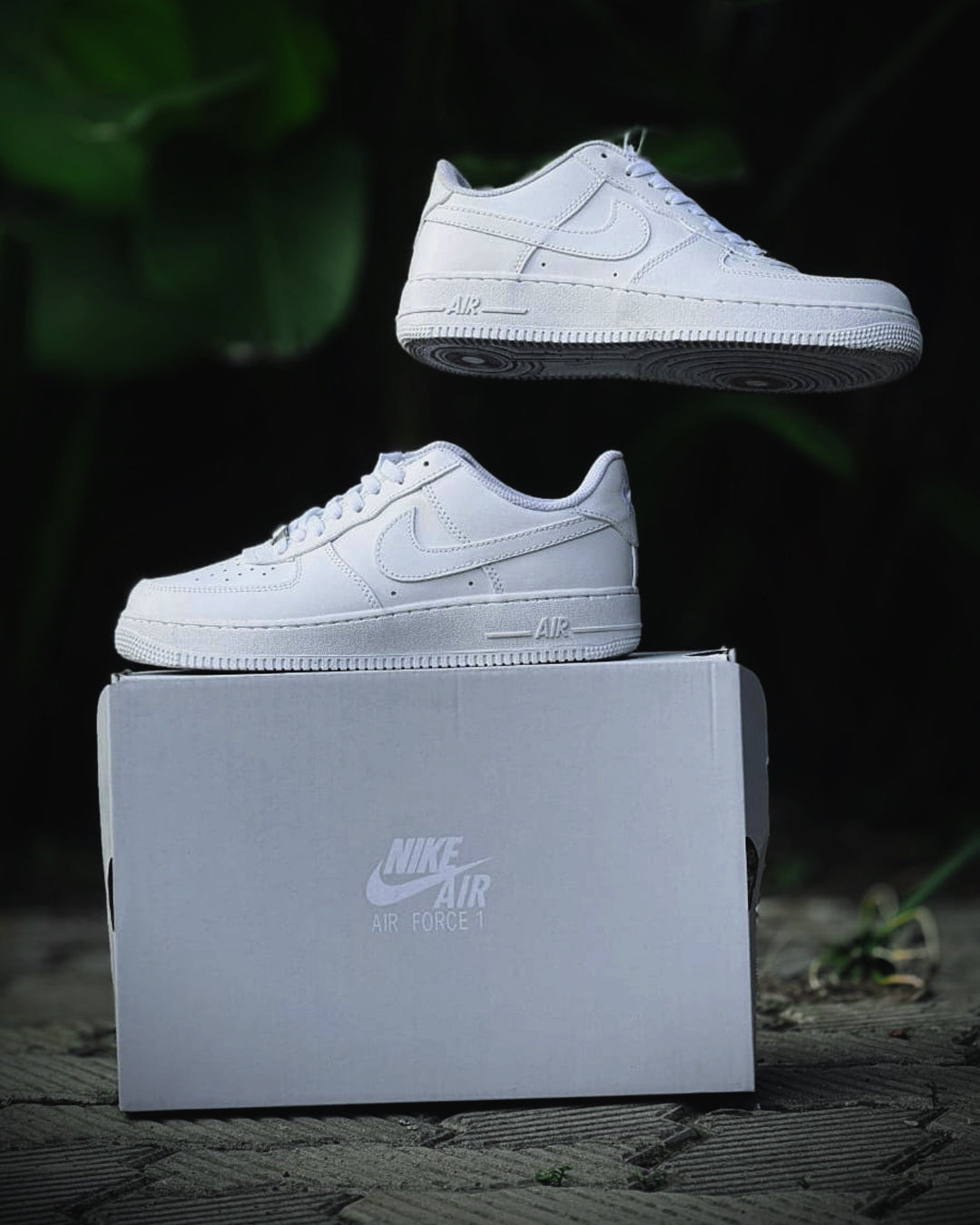 NIKE AIRFORCE © White Shoes